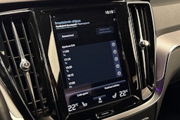 valkoinen Volvo S60 2021 kuva 22.