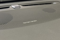 valkoinen Volvo S60 2021 kuva 24.