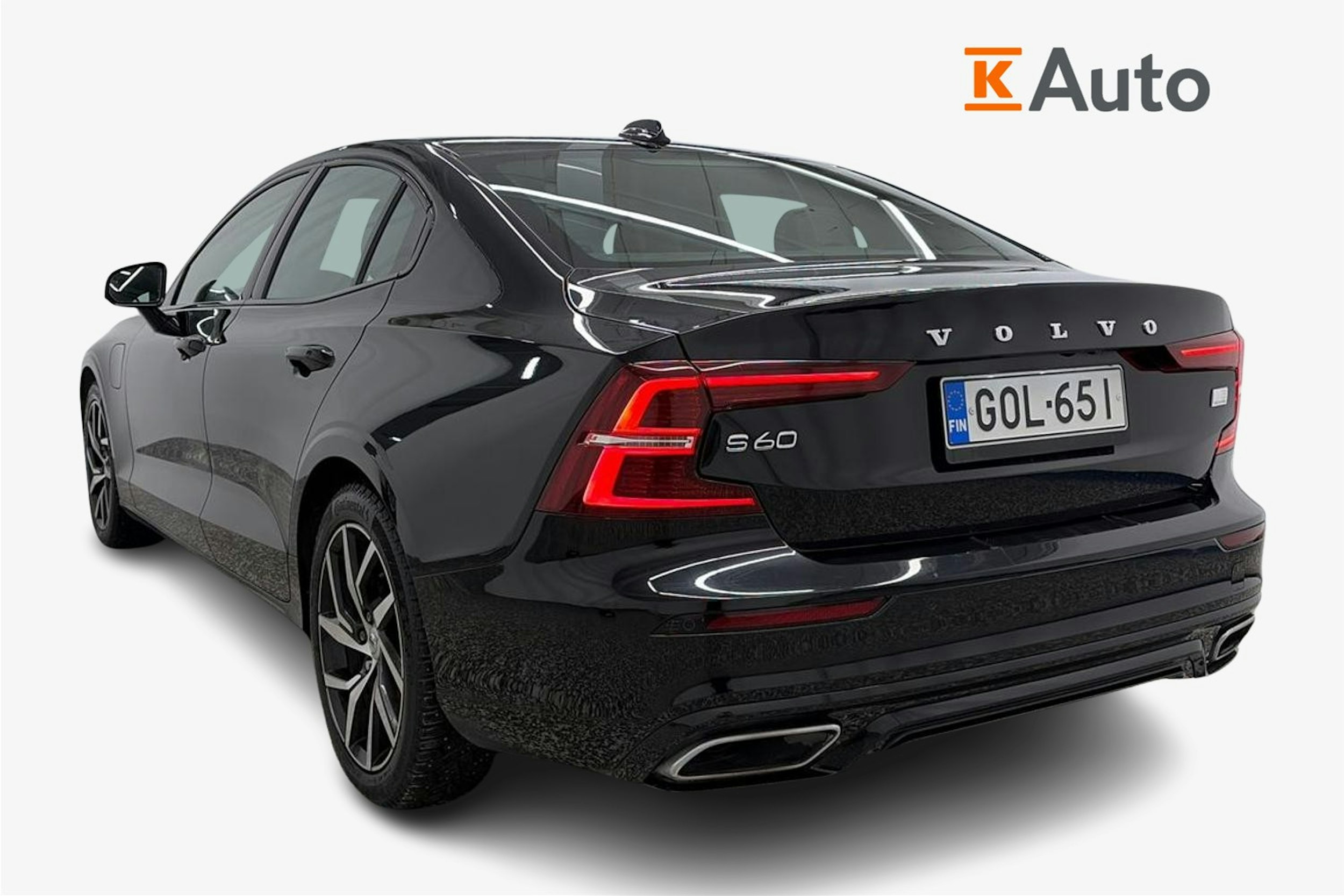 musta Volvo S60 2021 kuva 2.