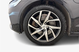 musta Volvo S60 2021 kuva 11.