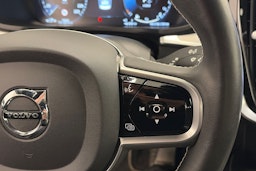 musta Volvo S60 2021 kuva 17.