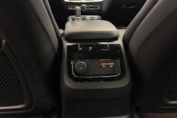 musta Volvo S60 2021 kuva 18.