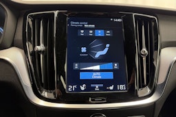 musta Volvo S60 2021 kuva 19.