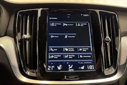 musta Volvo S60 2021 kuva 23.