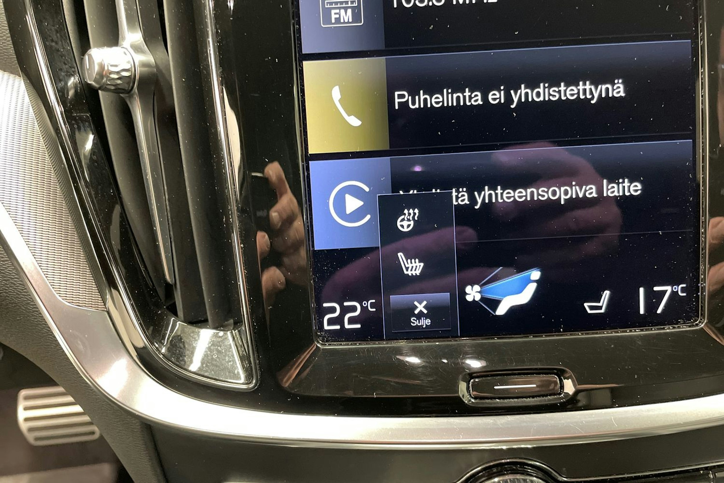 Valkoinen Volvo S60 2021 kuva 15.