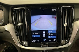 Valkoinen Volvo S60 2021 kuva 16.