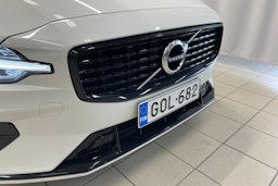 Valkoinen Volvo S60 2021 kuva 27.