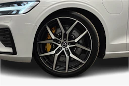 valkoinen Volvo S60 2021 kuva 9.