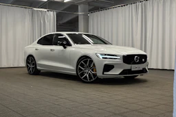 valkoinen Volvo S60 2021 kuva 35.