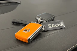 valkoinen Volvo S60 2021 kuva 36.