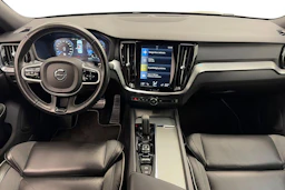 musta Volvo S60 2021 kuva 7.