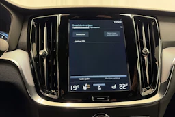 musta Volvo S60 2021 kuva 27.