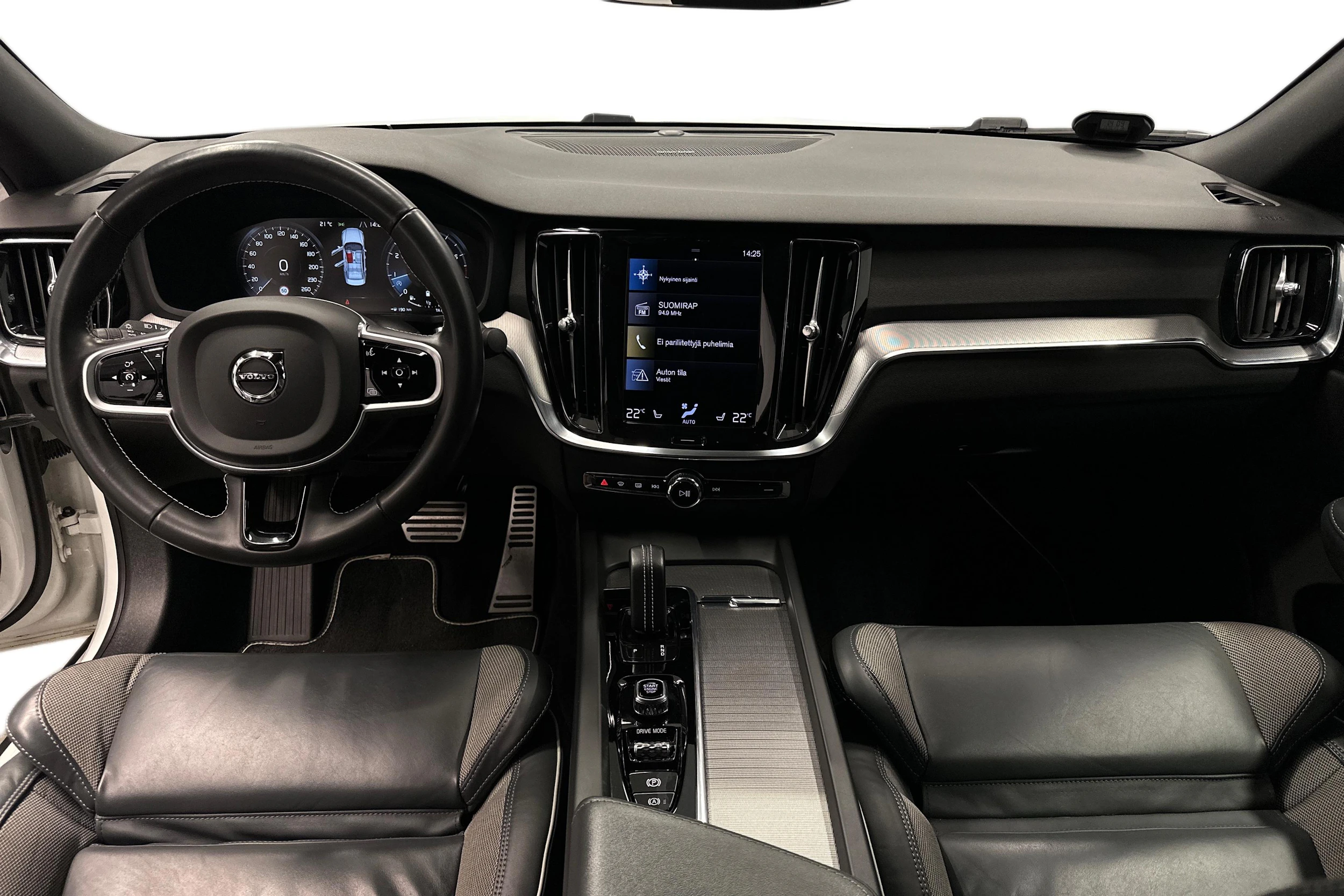 Valkoinen Volvo S60 2021 kuva 7.