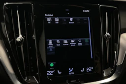 Valkoinen Volvo S60 2021 kuva 23.