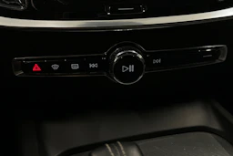 Valkoinen Volvo S60 2021 kuva 30.