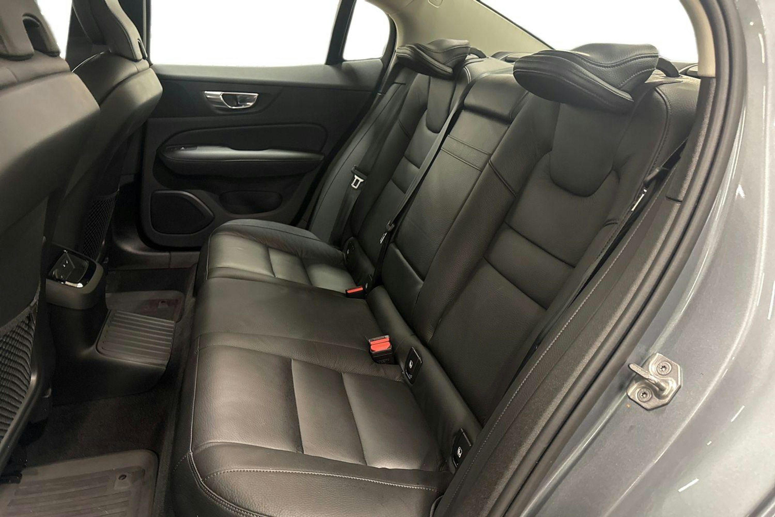 harmaa Volvo S60 2021 kuva 10.