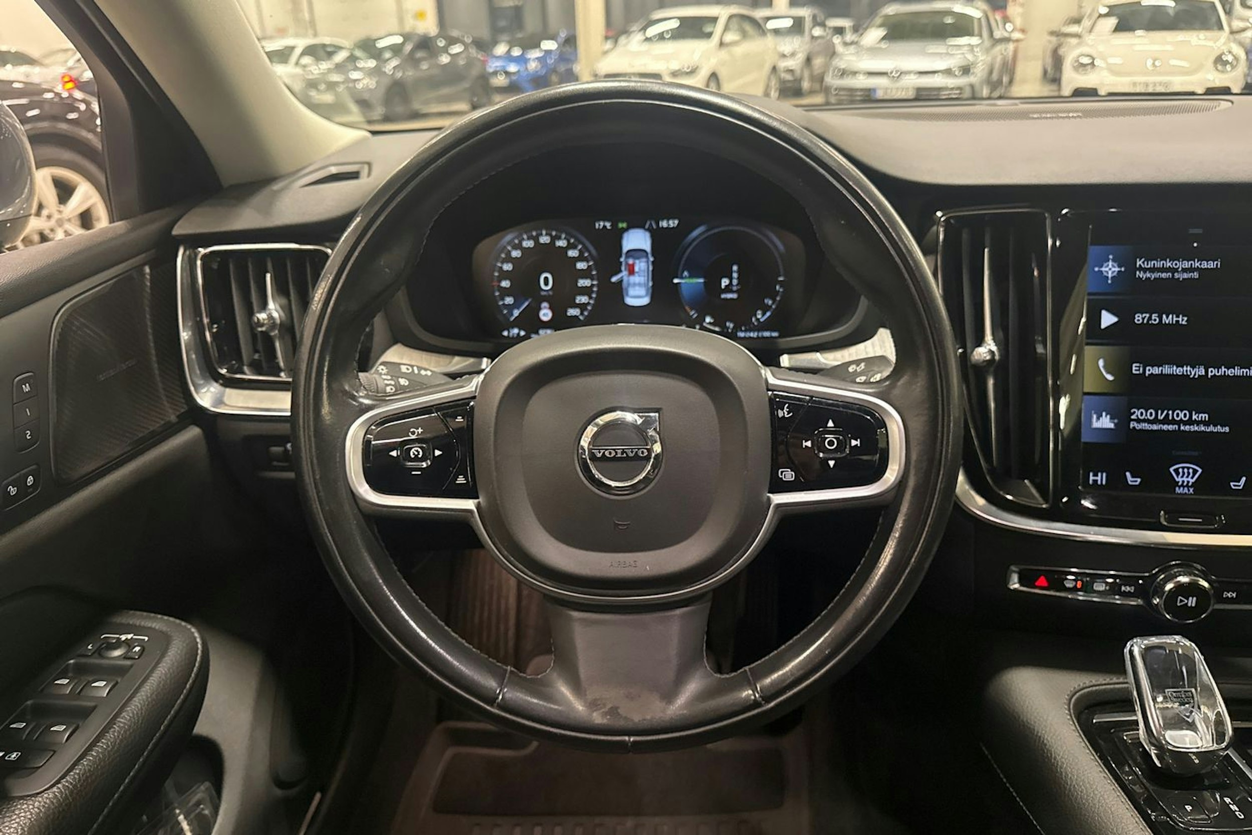 harmaa Volvo S60 2021 kuva 14.