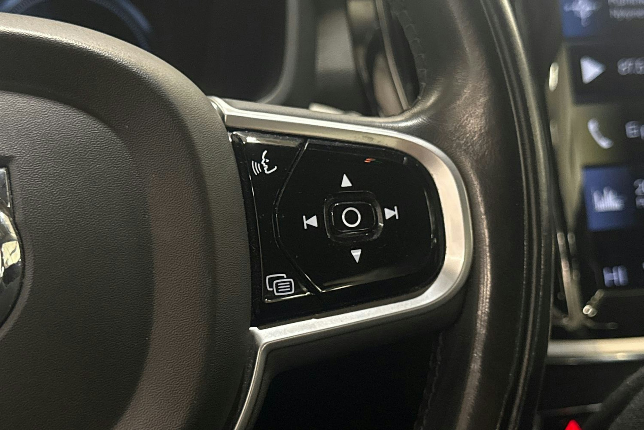 harmaa Volvo S60 2021 kuva 16.