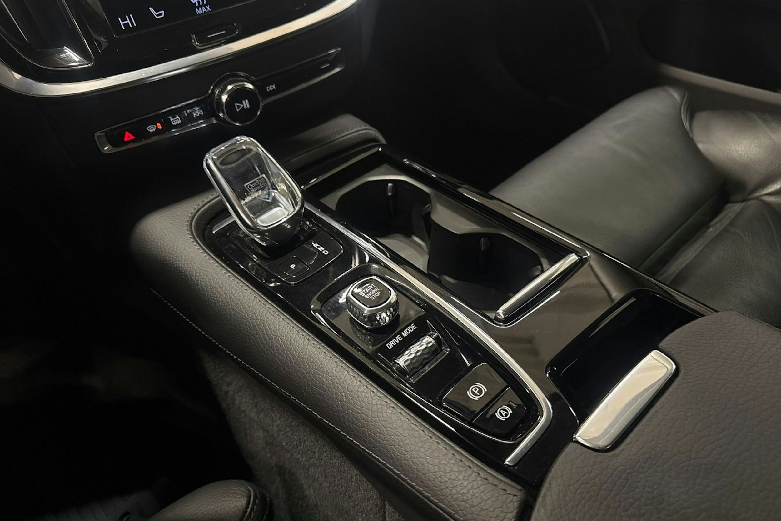 harmaa Volvo S60 2021 kuva 19.