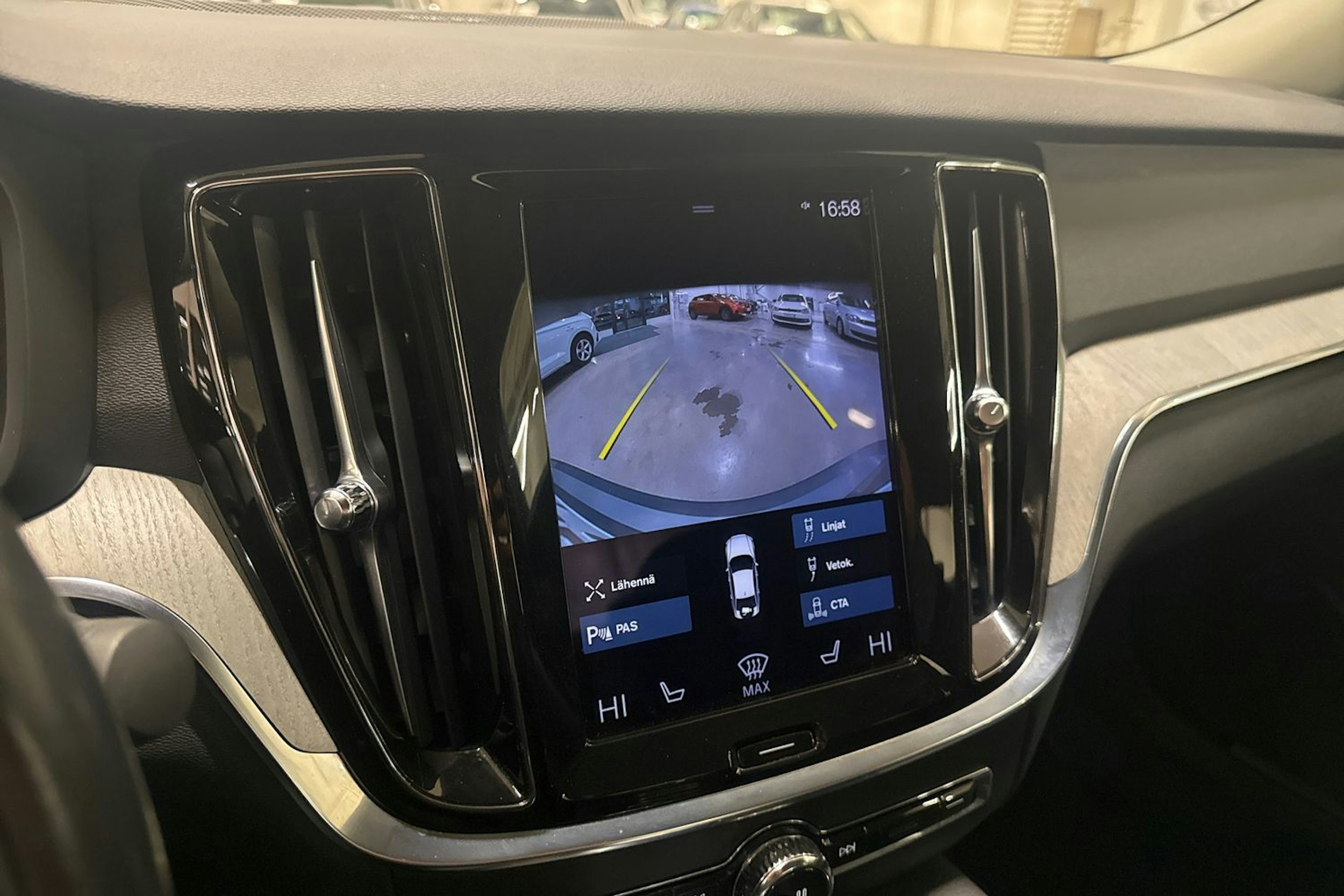 harmaa Volvo S60 2021 kuva 20.