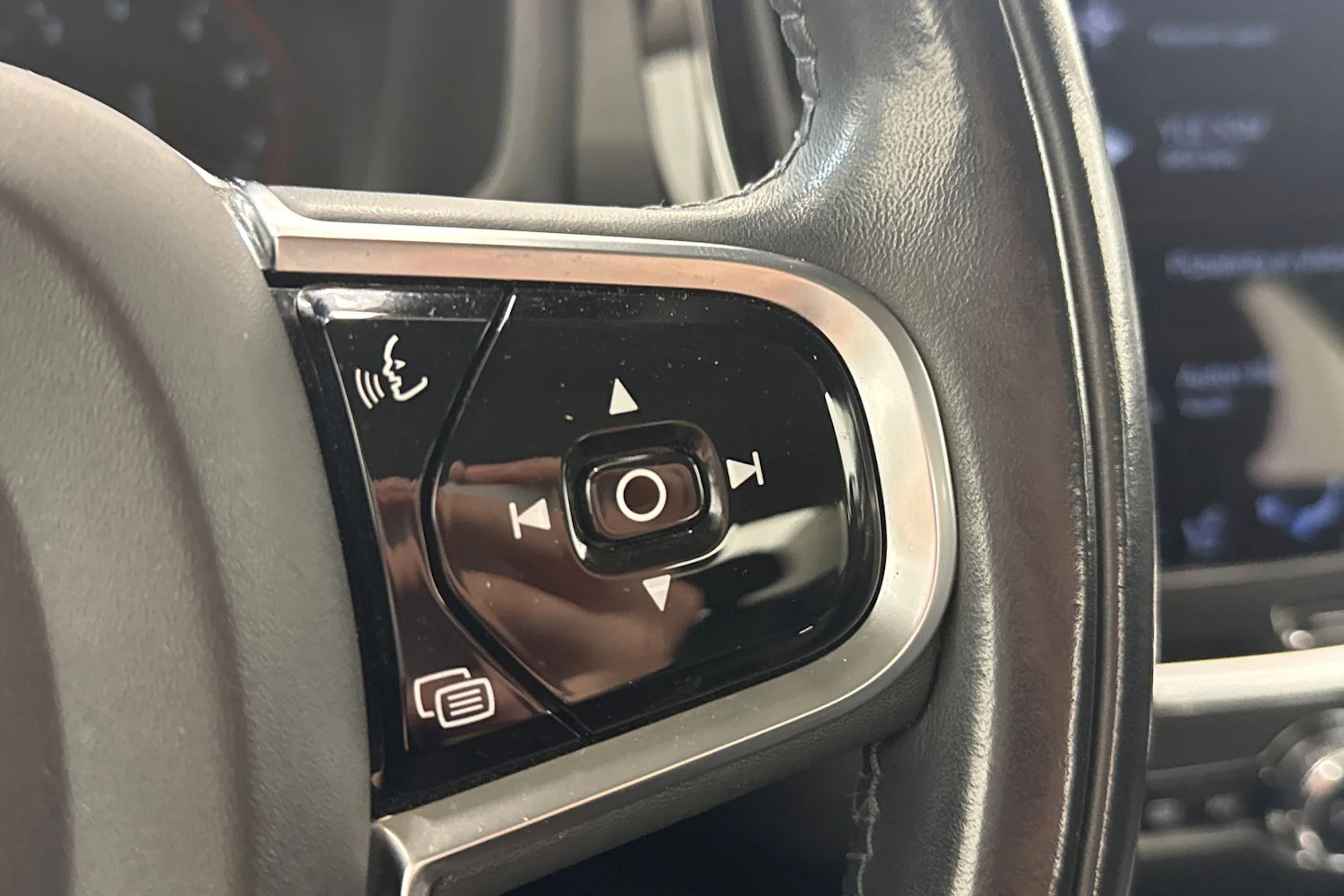 Harmaa Volvo S60 2021 kuva 14.