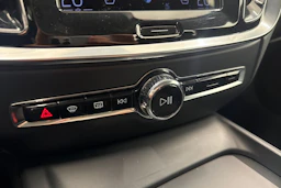 Harmaa Volvo S60 2021 kuva 18.