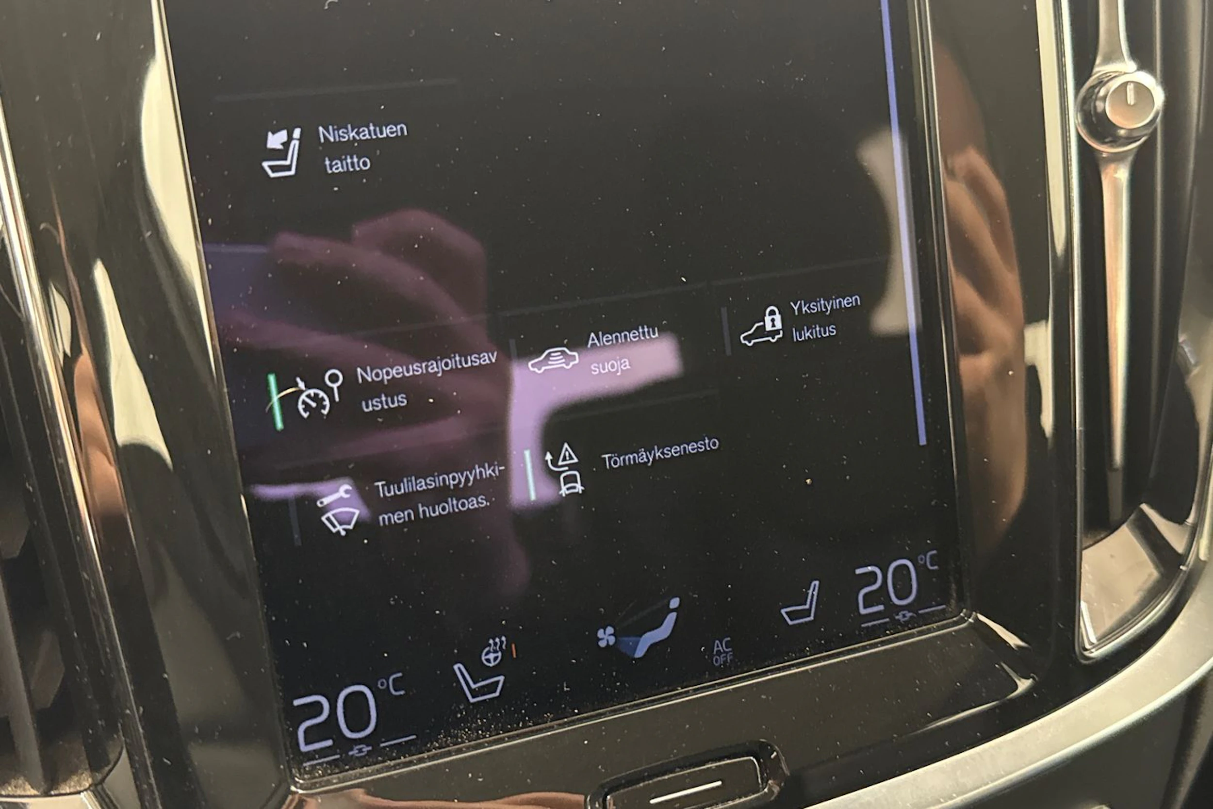 Harmaa Volvo S60 2021 kuva 21.