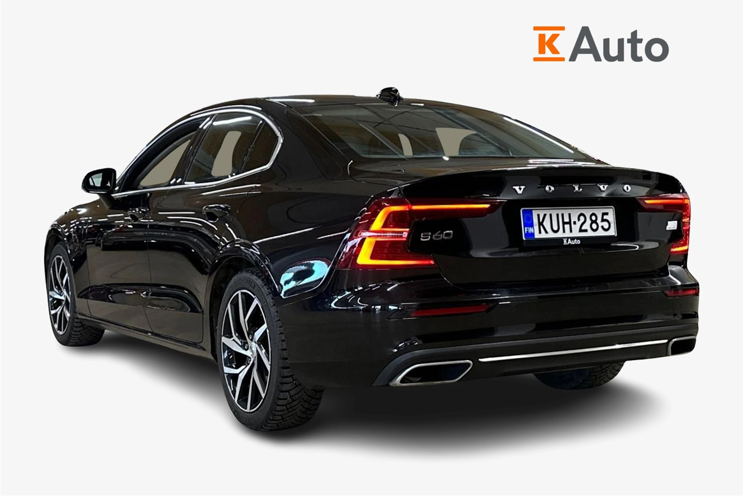 musta Volvo S60 2021 kuva 2.