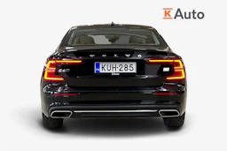 musta Volvo S60 2021 kuva 3.