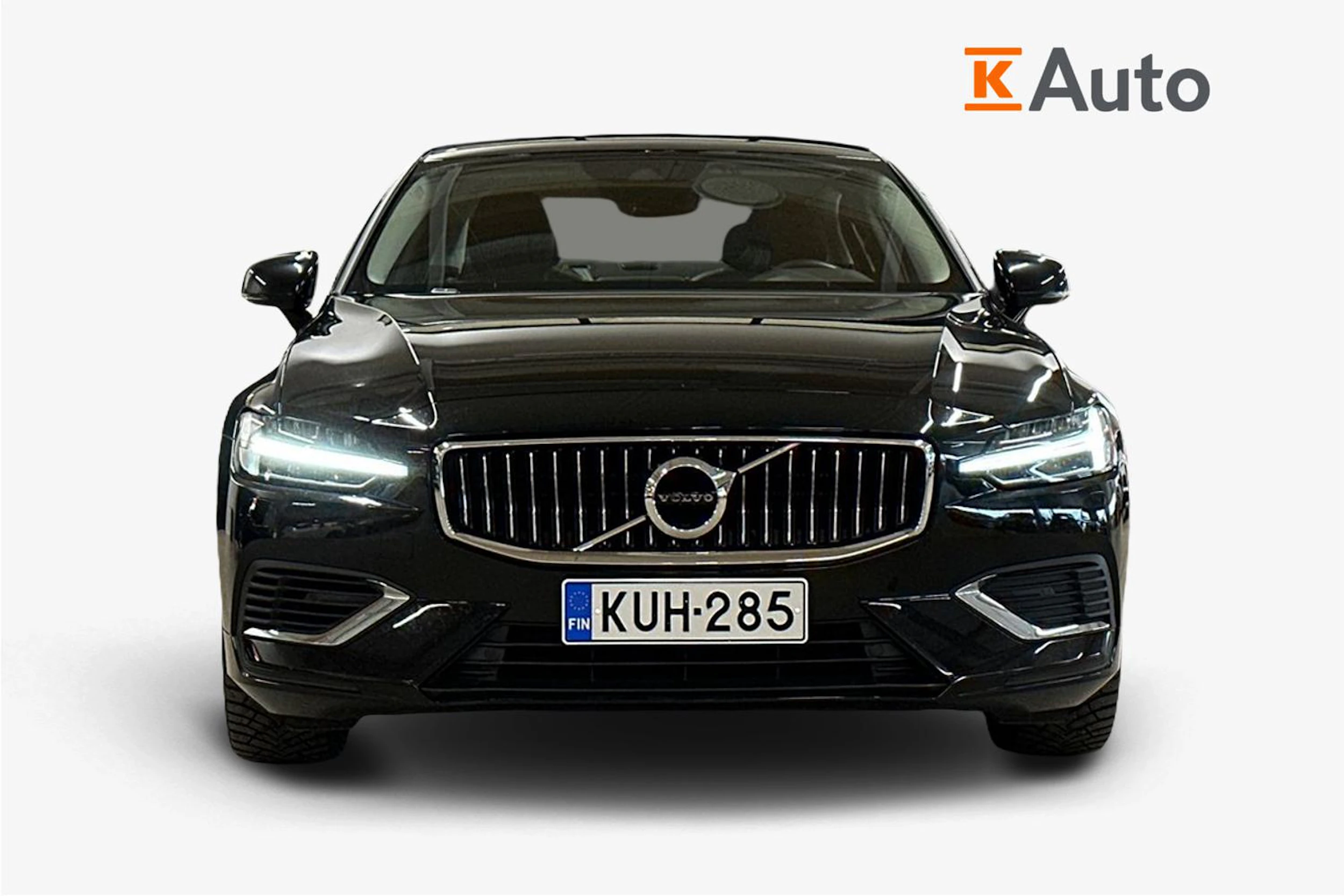 musta Volvo S60 2021 kuva 4.