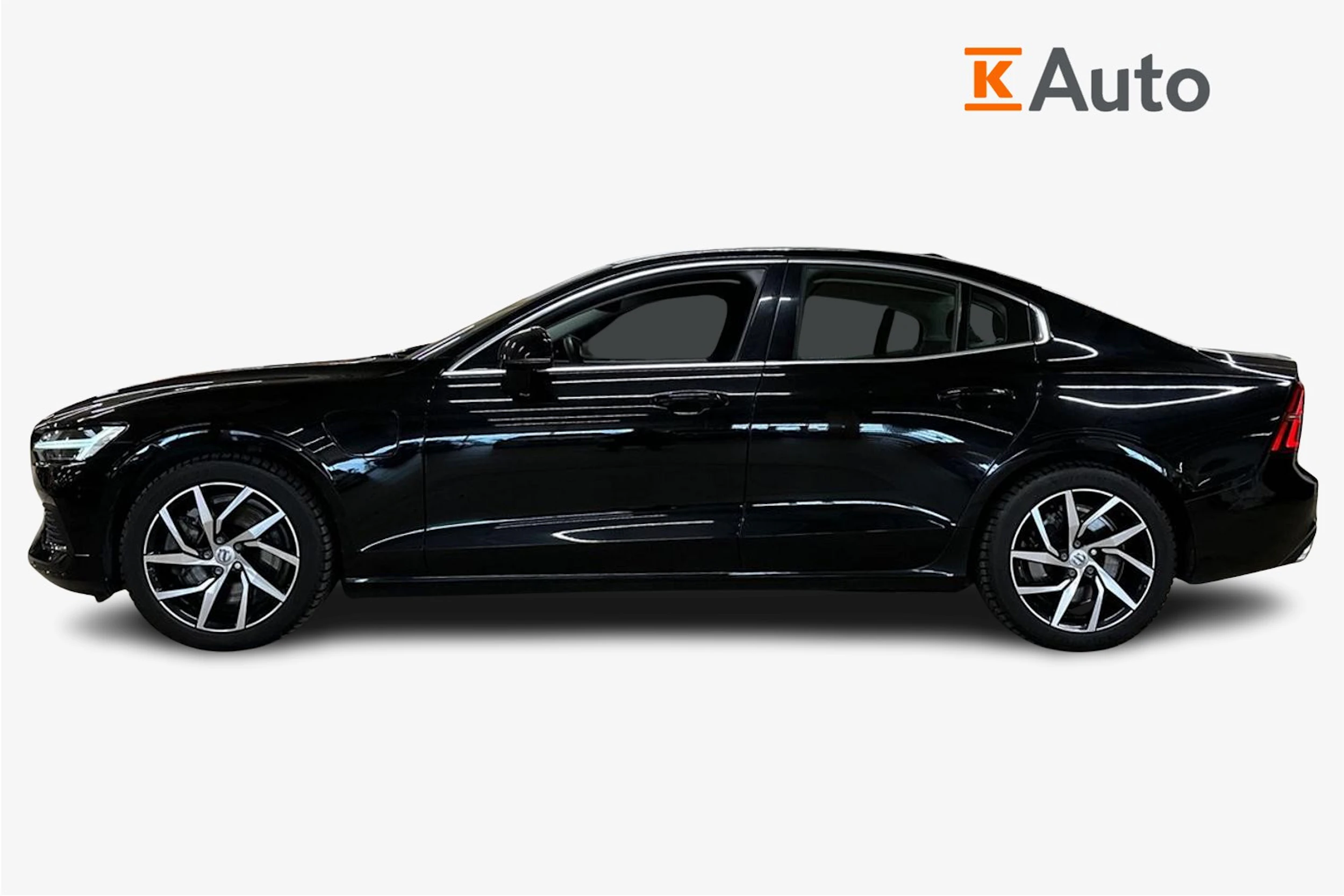 musta Volvo S60 2021 kuva 5.