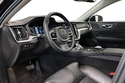 musta Volvo S60 2021 kuva 6.