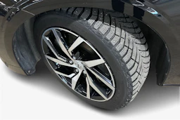 musta Volvo S60 2021 kuva 9.