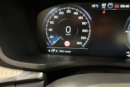 musta Volvo S60 2021 kuva 25.