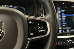 musta Volvo S60 2021 kuva 27.