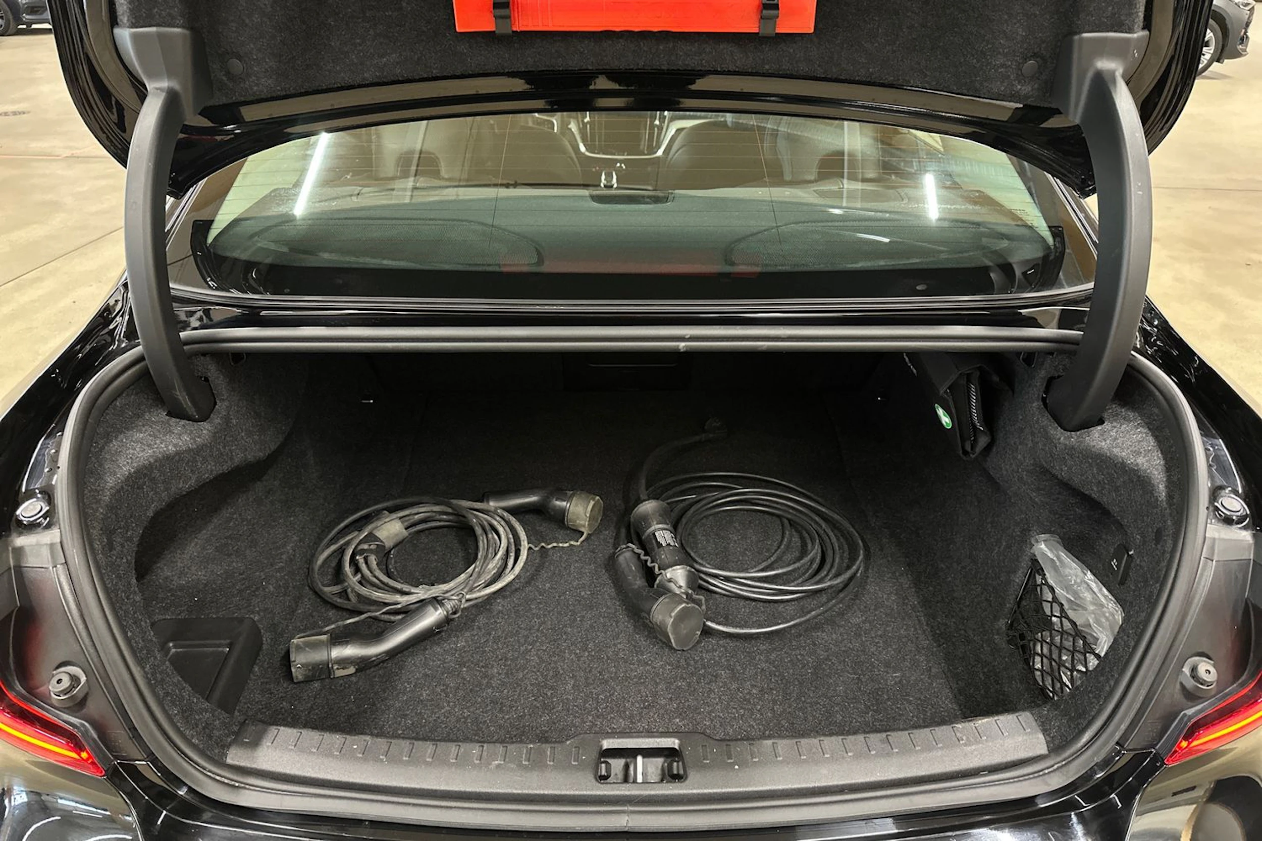 musta Volvo S60 2021 kuva 30.