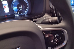 Punainen Volvo S60 2021 kuva 13.