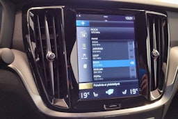 Punainen Volvo S60 2021 kuva 15.