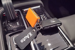 Punainen Volvo S60 2021 kuva 16.