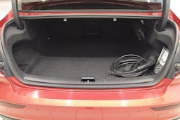 Punainen Volvo S60 2021 kuva 17.