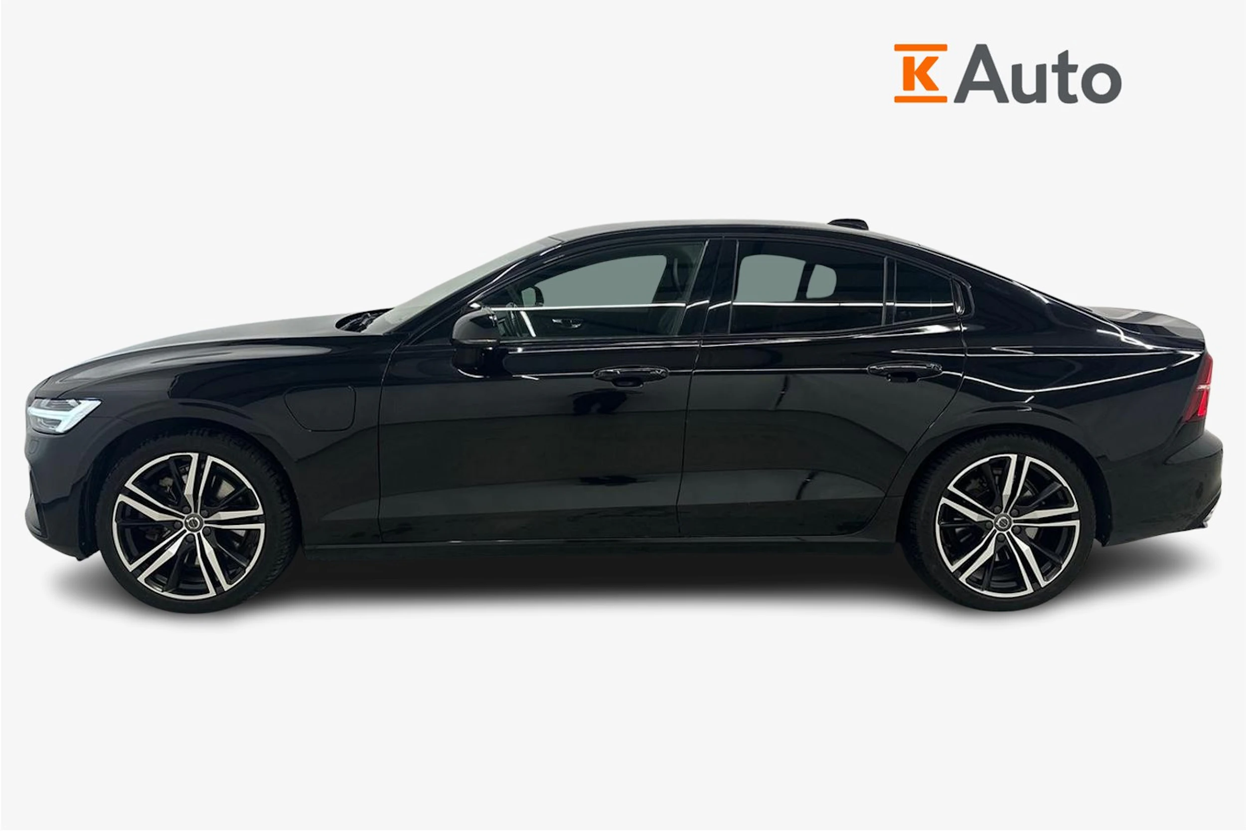 musta Volvo S60 2021 kuva 5.