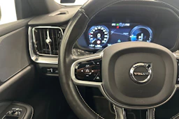 musta Volvo S60 2021 kuva 12.