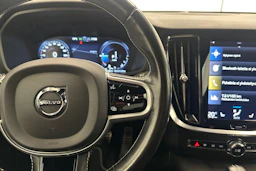 musta Volvo S60 2021 kuva 13.