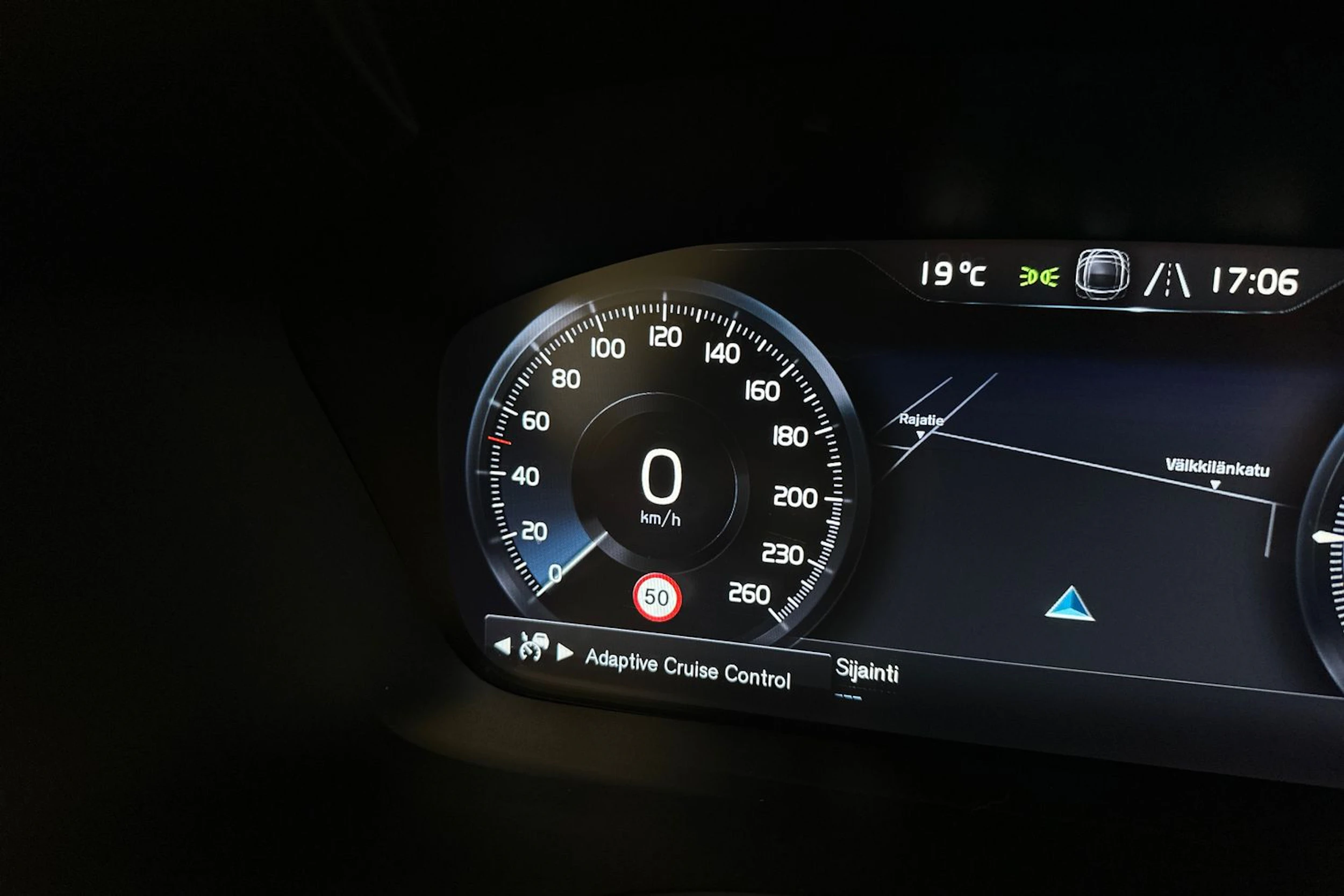 musta Volvo S60 2021 kuva 16.