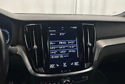 musta Volvo S60 2021 kuva 22.