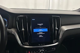 musta Volvo S60 2021 kuva 25.