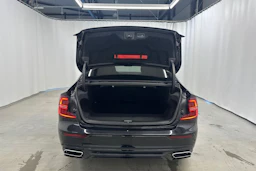 musta Volvo S60 2021 kuva 31.
