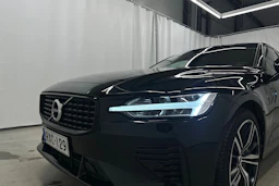 musta Volvo S60 2021 kuva 33.