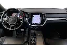 punainen Volvo S60 2021 kuva 9.