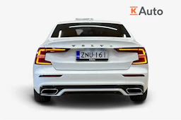 valkoinen Volvo S60 2021 kuva 4.